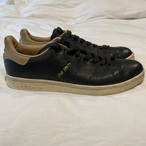 Women’s Adidas Stan Smith Gray Leather Tennis Shoes—7